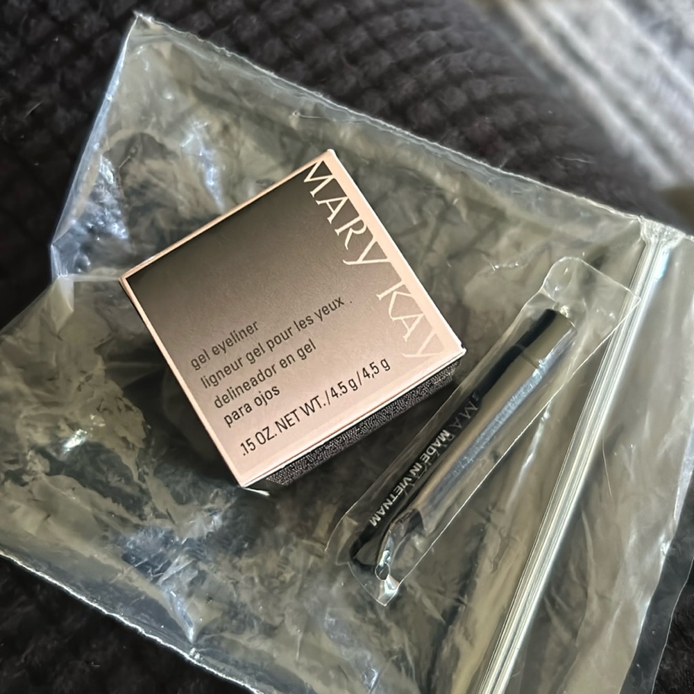 Mary Kay gel eyeliner